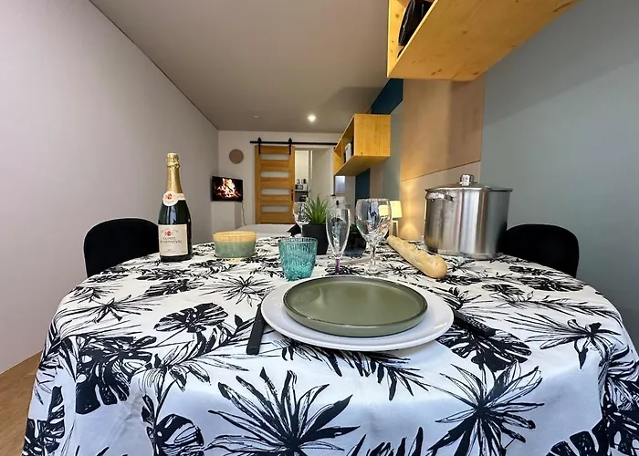 S Le Cocon Des Francs Elegant Centre Sedan